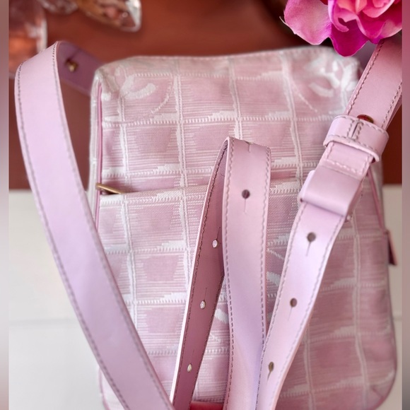 Pink CHANEL Belt Bag Crossbody Travel Line Multi Way Bag - Picture 2 of 16